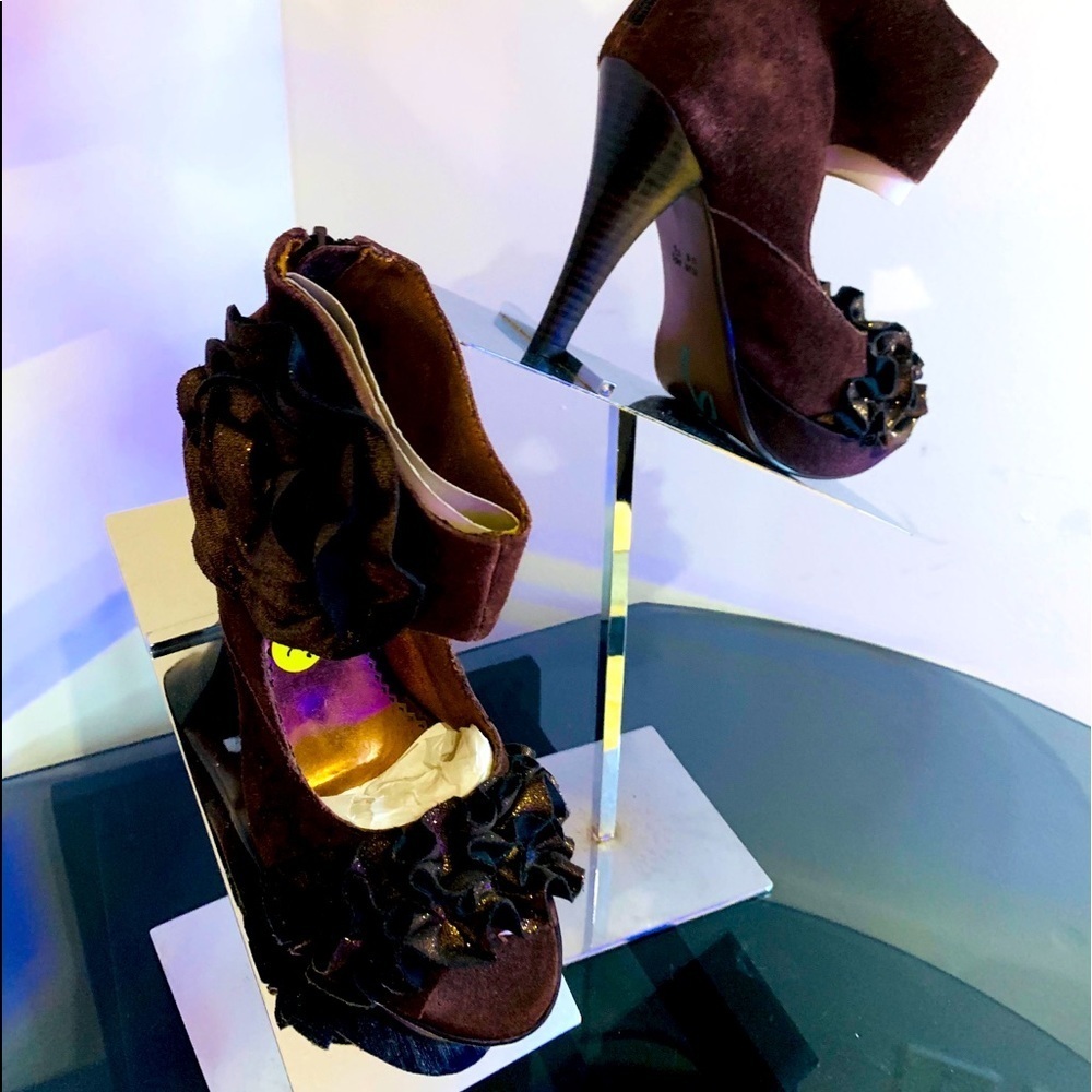 S58- 💰💰SALE 💰💰Poetic London BN brown size 7.5